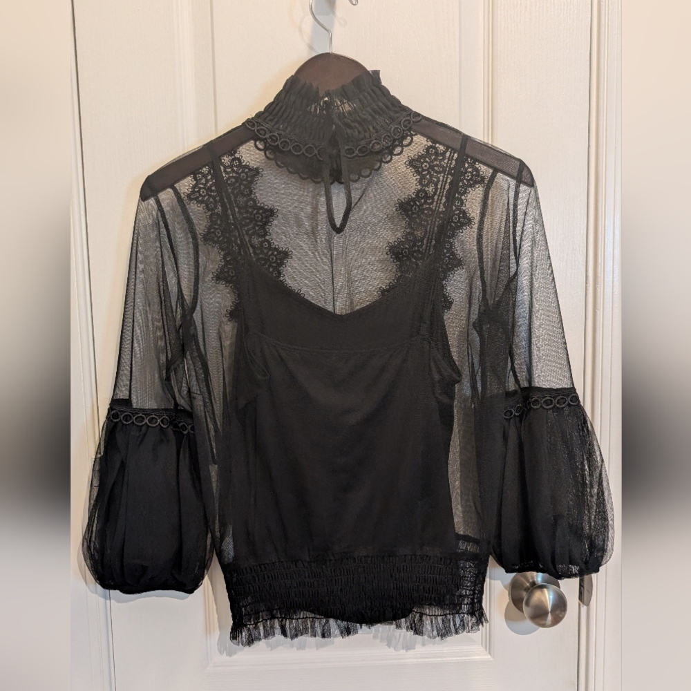 GUESS‎ Luigi Appliqué Smocked Top Size Medium Black - Picture 8 of 9